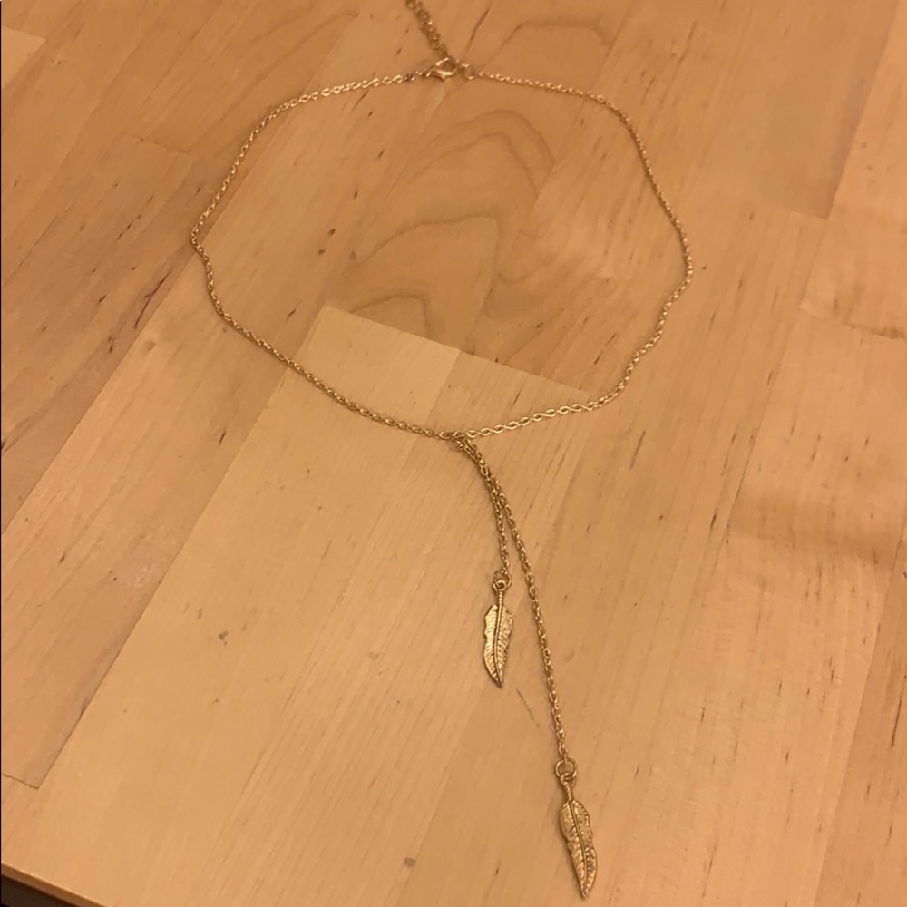 2/$14 or 3/$19 👑 gold feathers necklace